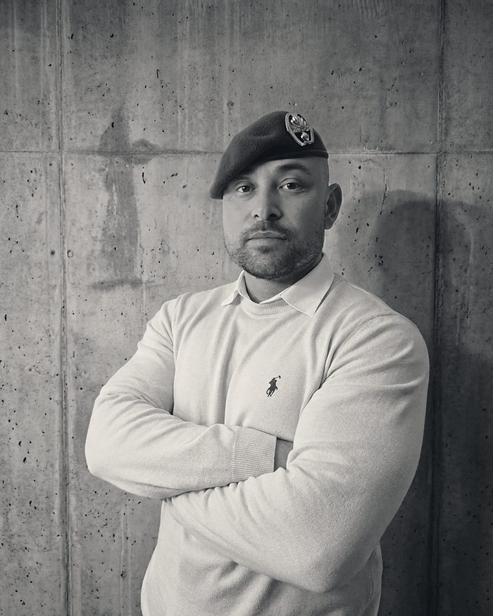 Quinny Horn, oprichter van Horn Projects & Management, met de baret van de Luchtmobiele Brigade